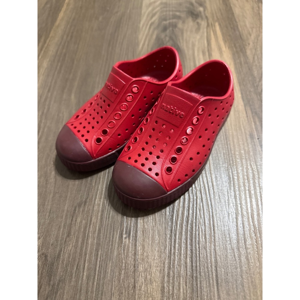 Native Jefferson Sneaker Shoes Size C8 Red/Burgundy Outdoor Play Water Toddler
